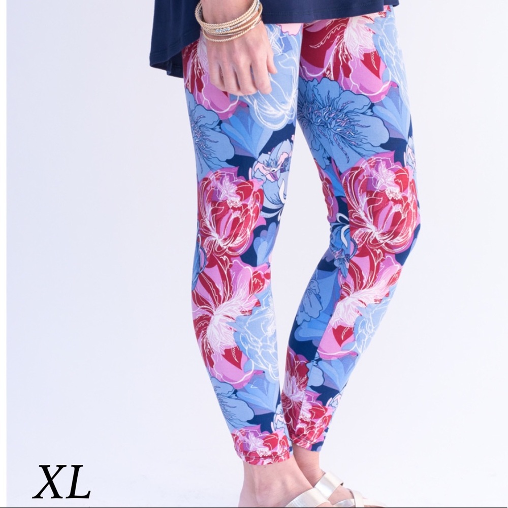 Take 50% off Agnes & Dora Blue Floral leggings